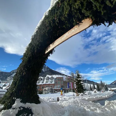 Alpine Centre *
